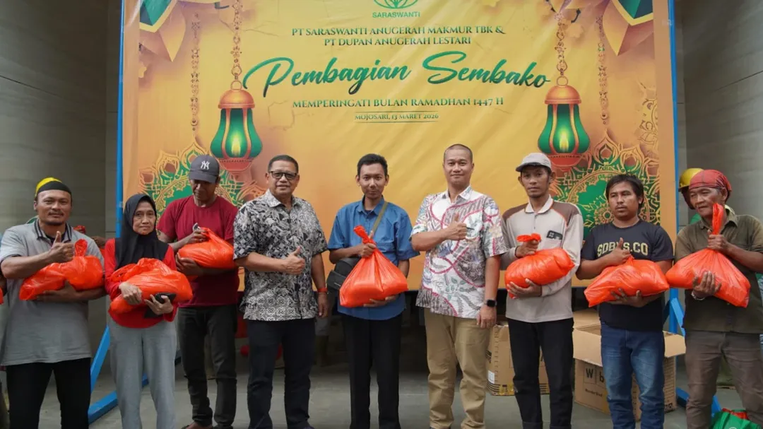 Divisi Pupuk Saraswanti Mengadakan Acara Pembagian Sembako Untuk Warga di Sekitar Pabrik. Divisi Pupuk Saraswanti Mengadakan Acara Pembagian Sembako Untuk Warga di Sekitar Pabrik