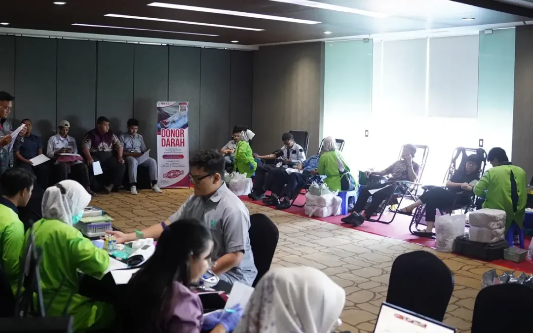 PT Saraswanti Anugerah Makmur Tbk dengan PMI menggelar kegiatan Donor Darah.